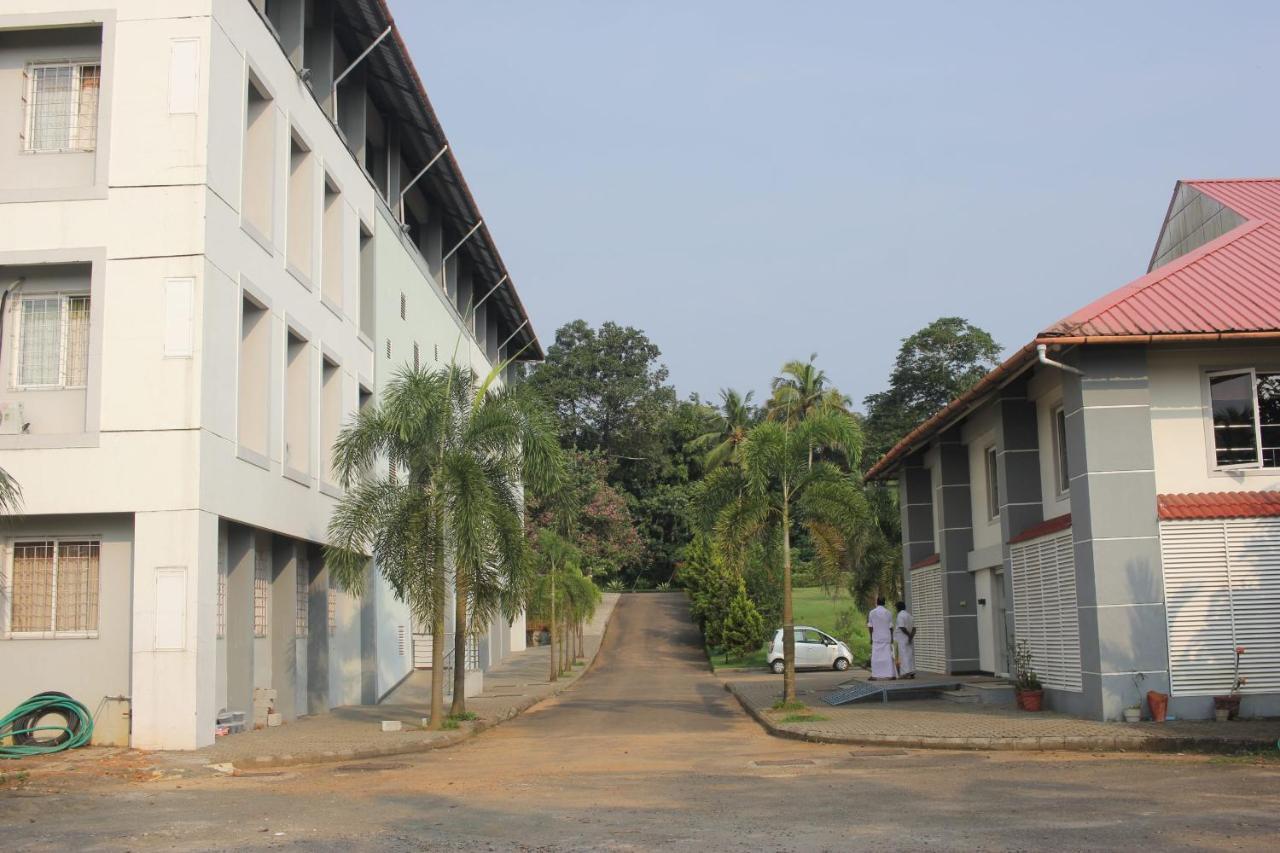 Angamaly Convention Centre Hotel Kochi Exterior foto