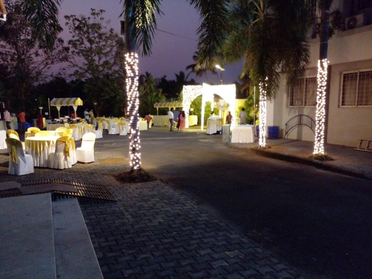 Angamaly Convention Centre Hotel Kochi Exterior foto